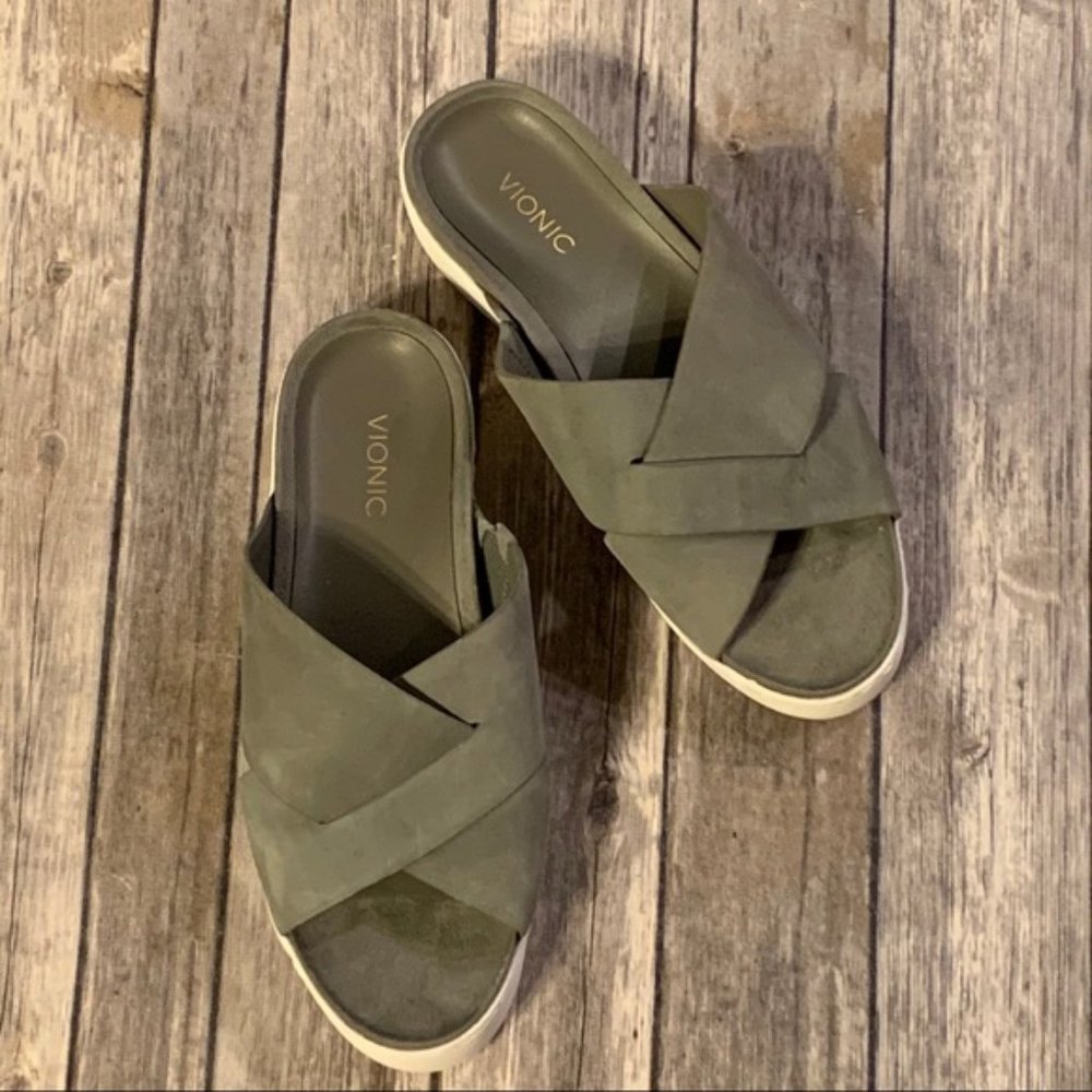 Vionic Splendid Lou Criss Cross Slide Sandals